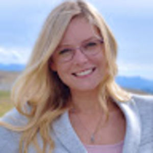 Meet your Posher, Adrianne